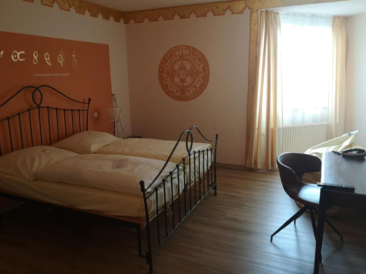 Hotel Goldflair Am Rathaus كورباخ المظهر الخارجي الصورة